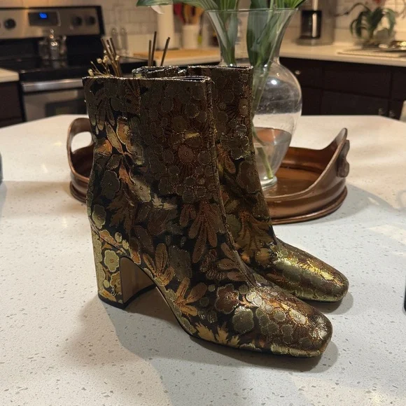 Sam Edelman Fawn Ankle Bootie - Picture 3 of 6